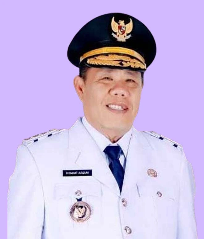 Dr. (H.C) HIDAYAT ARSANI, S.E.